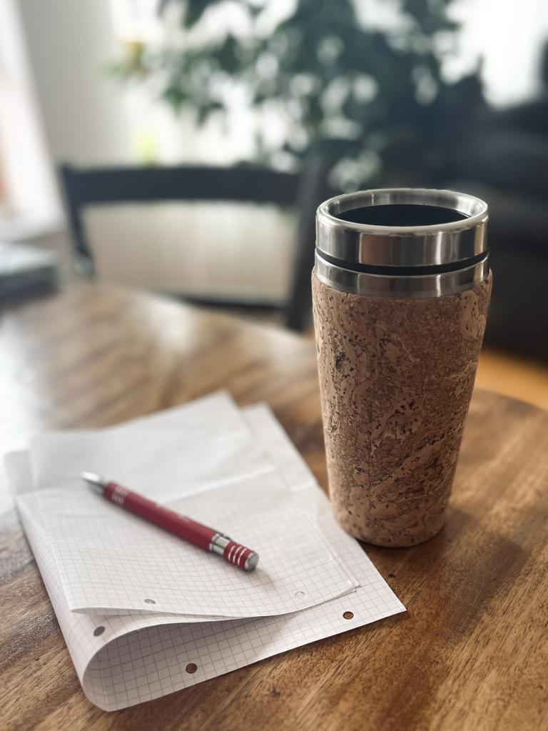 To Go Thermo-Becher mit Kork-Mantel