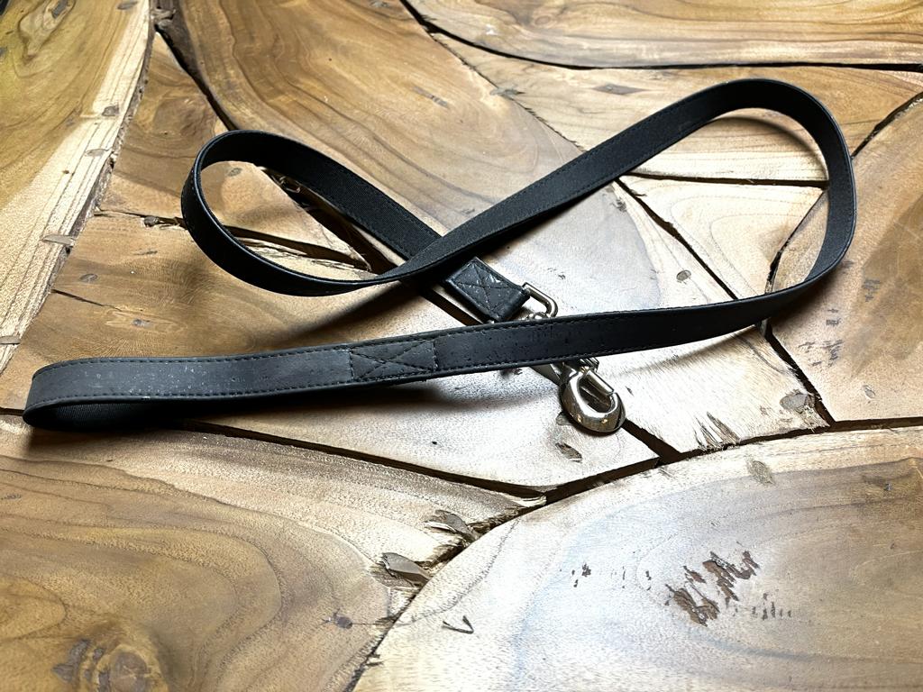 schwarze Hundeleine aus Korkstoff