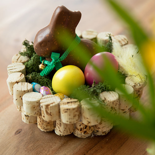 Osterkörbchen basteln aus Kork