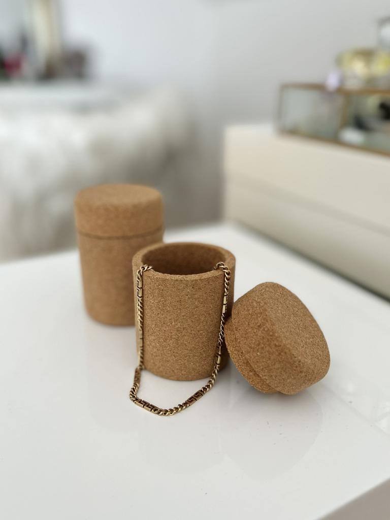 nachhaltige Dose aus Kork für beispielsweiße Schmuck