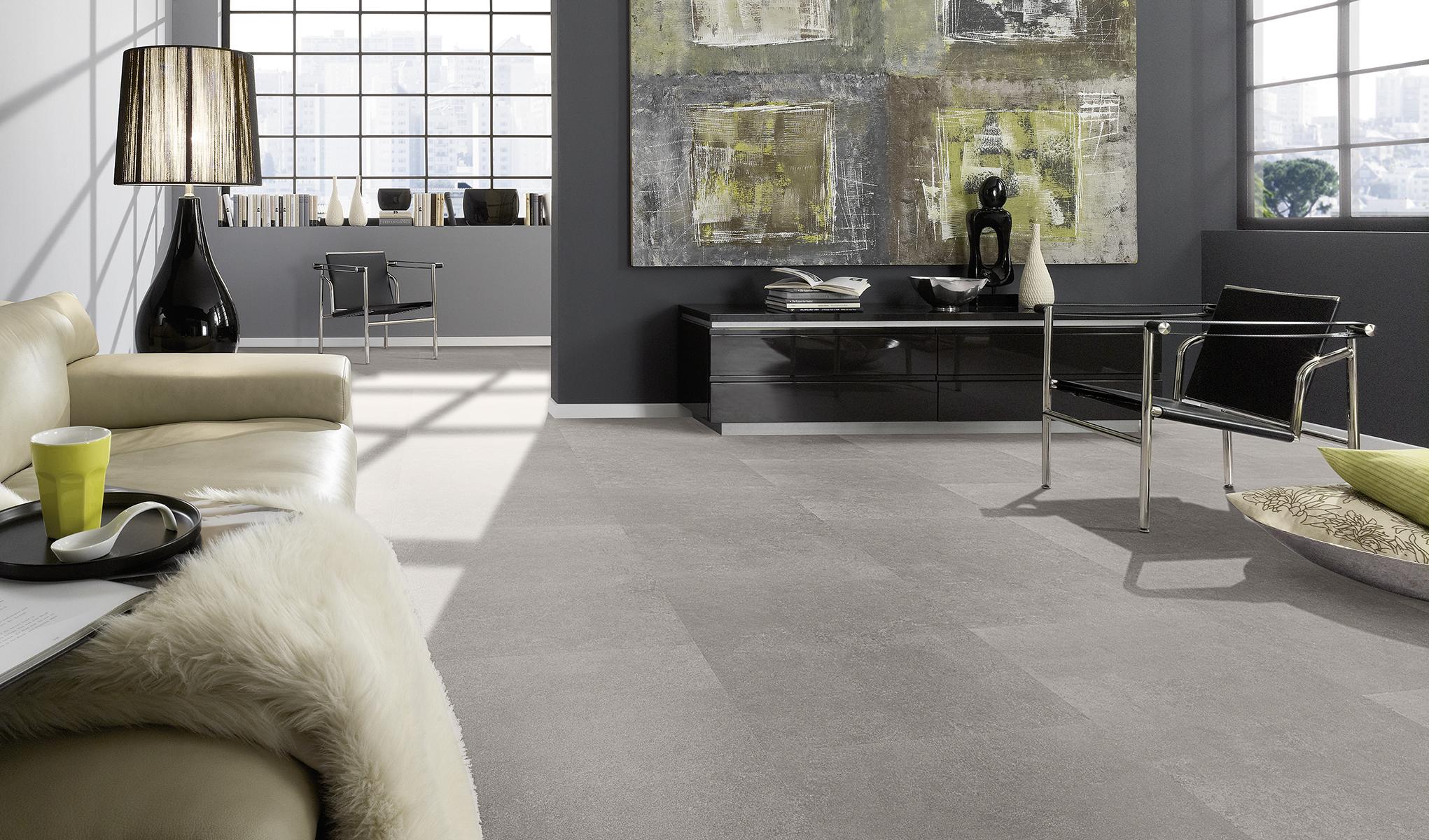 Korkboden, der wie Beton aussieht – digitale Bedruckung macht es möglich. © KWG-Bodendesign