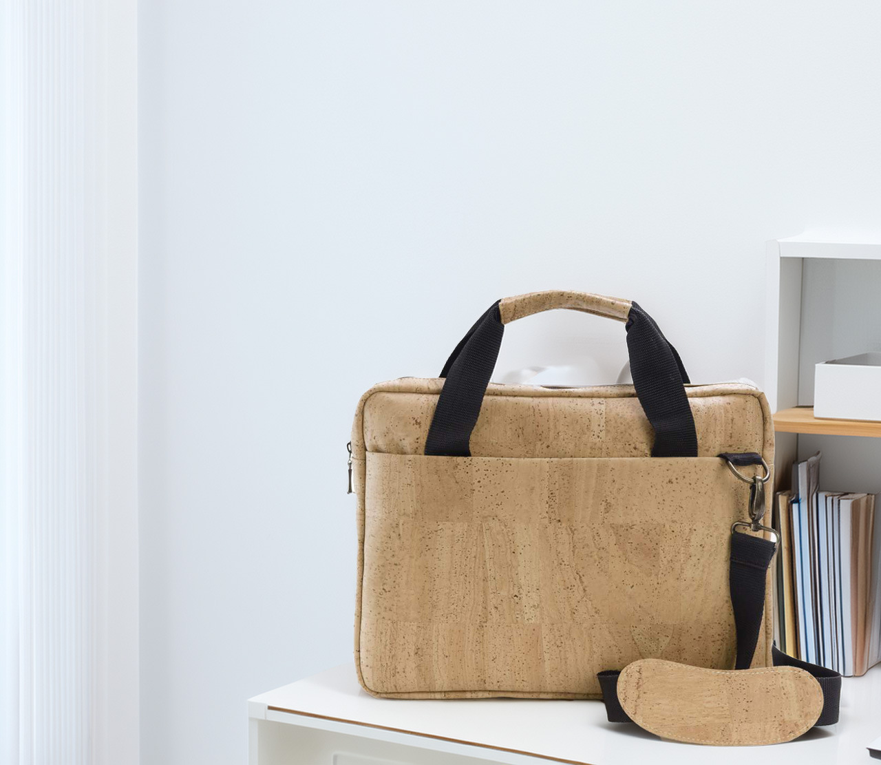 Laptop- und Aktentasche aus Kork | Notebooktasche mit Tragegurt