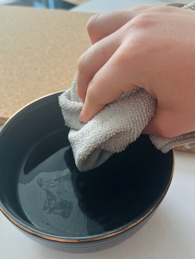 Korkmatten reinigen – Kork reinigen mit Wasser und Teebaumöl