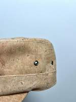 hellbraune Army Cap aus Kork, Detailansicht